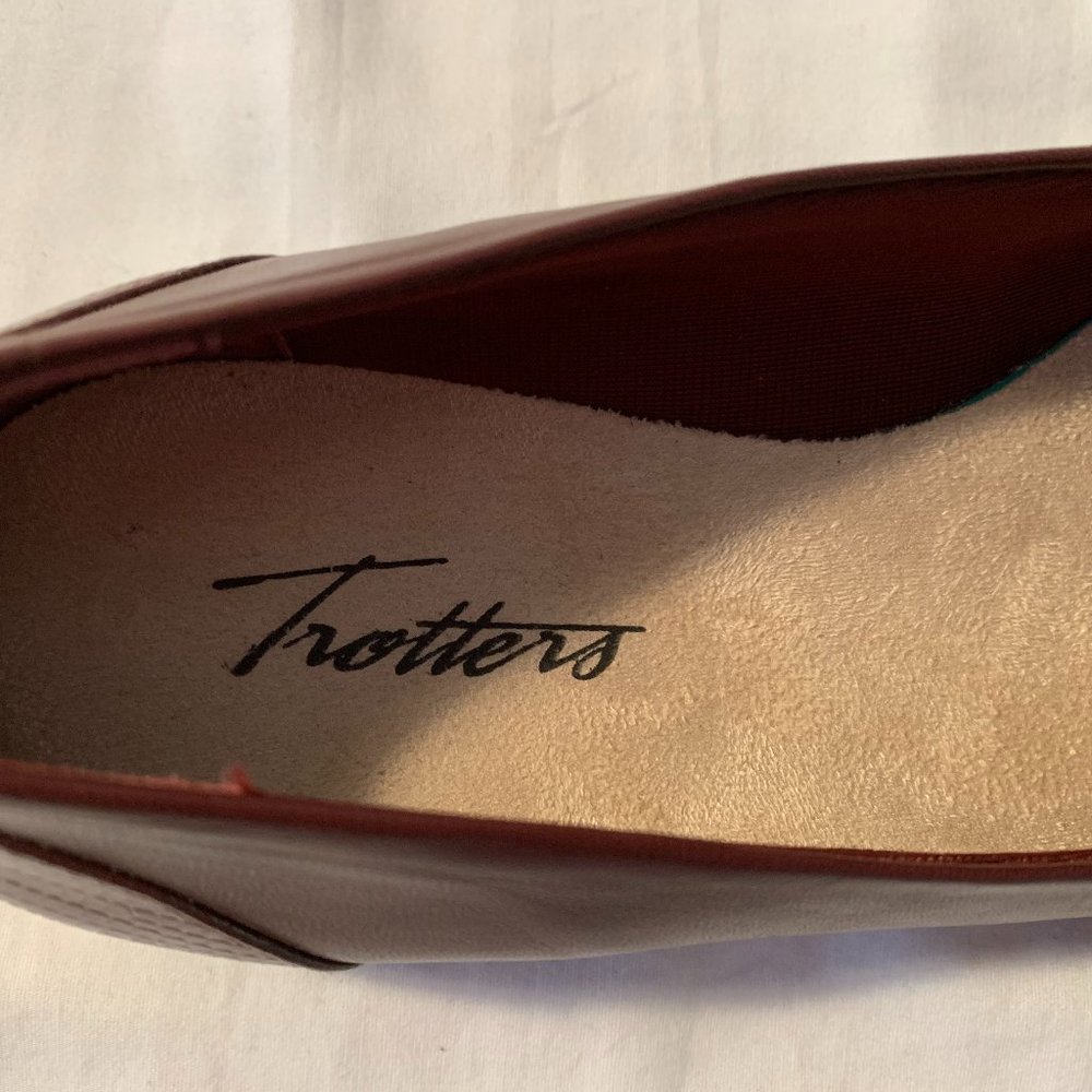 Trotters Anatasia Slip On Burgundy Loafer Size 5 EUC - Picture 7 of 7